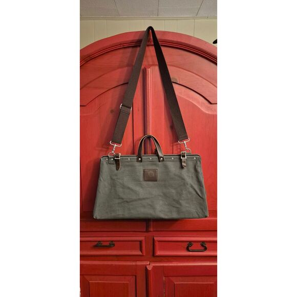 Large GRAY CANVAS Stonemason Style Weekender Bag Metal Frame Leather Handles EUC - Picture 1 of 7